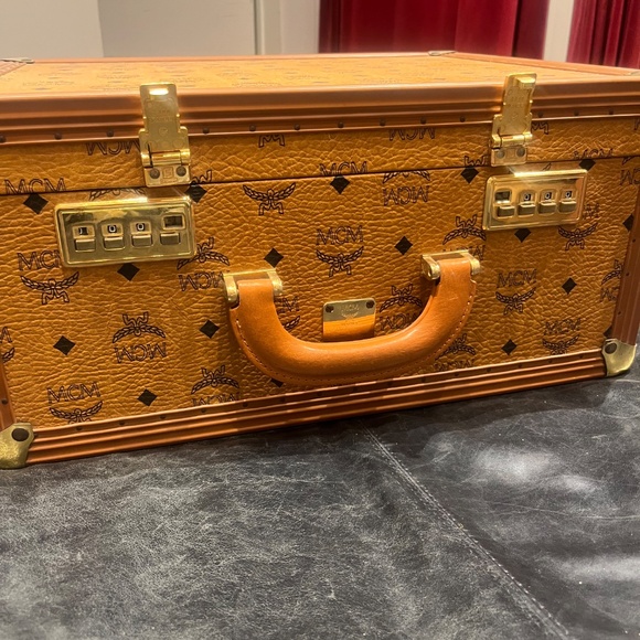 MCM Trunk Approx. 21”x16”x8” Never Used. Perfect Hardware, Lock, Hinges, Lining - Picture 3 of 5